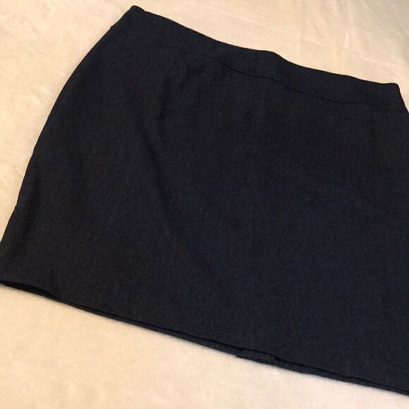NWOT Lila Rose Dark Navy Skirt - Size 12 - Picture 2 of 11